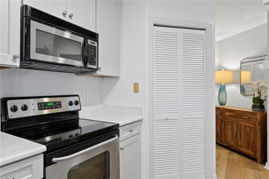 For Sale: $825,000 (3 beds, 2 baths, 1332 Square Feet)