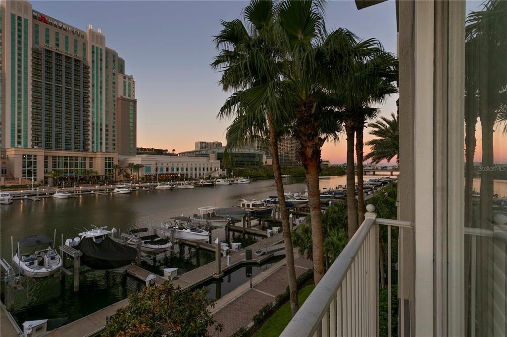 For Sale: $825,000 (3 beds, 2 baths, 1332 Square Feet)