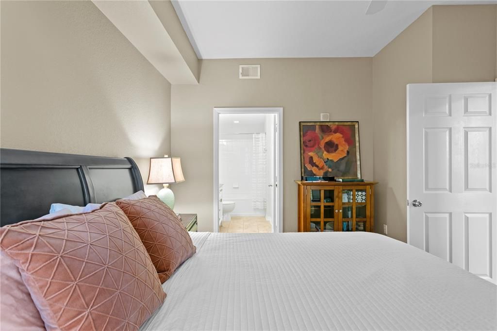 For Sale: $825,000 (3 beds, 2 baths, 1332 Square Feet)