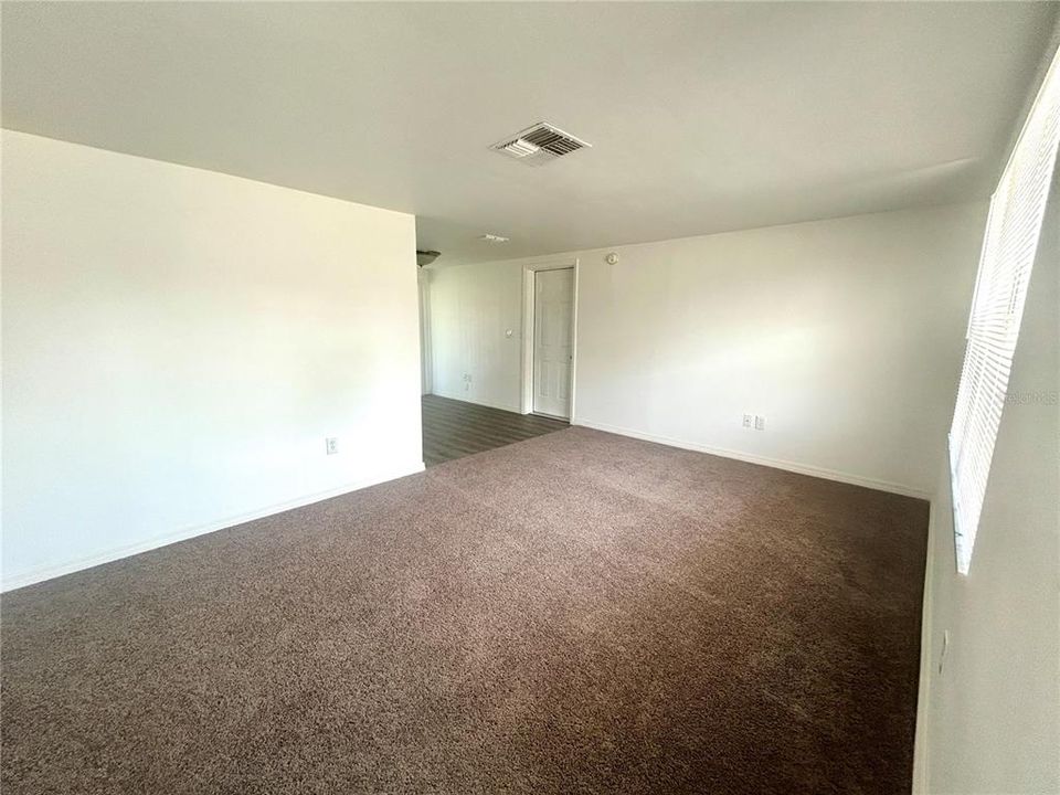 For Rent: $1,450 (2 beds, 1 baths, 848 Square Feet)
