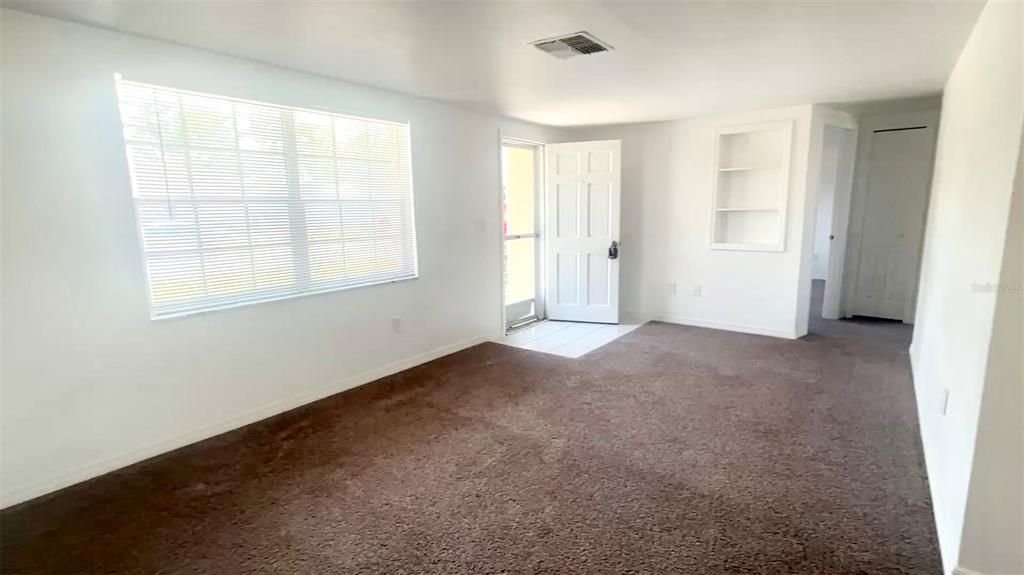 For Rent: $1,450 (2 beds, 1 baths, 848 Square Feet)