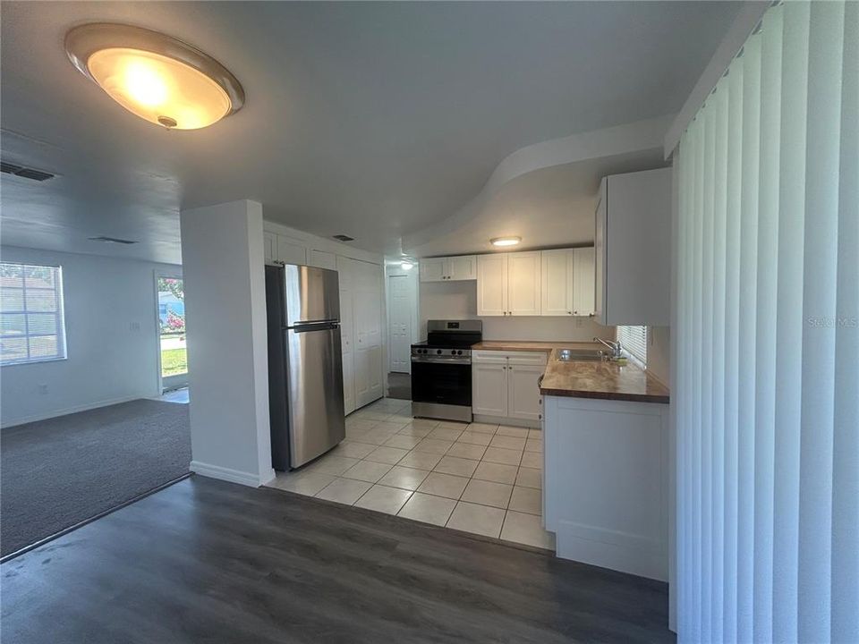 For Rent: $1,450 (2 beds, 1 baths, 848 Square Feet)