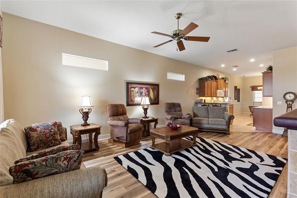 En Venta: $405,900 (2 camas, 2 baños, 1344 Pies cuadrados)