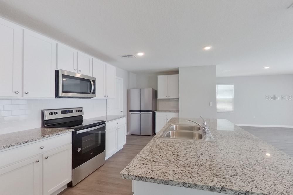 В аренду: $2,295 (4 спален, 2 ванн, 2176 Квадратных фут)