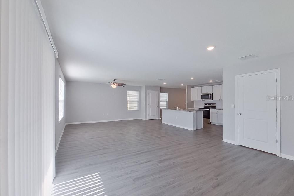 В аренду: $2,295 (4 спален, 2 ванн, 2176 Квадратных фут)