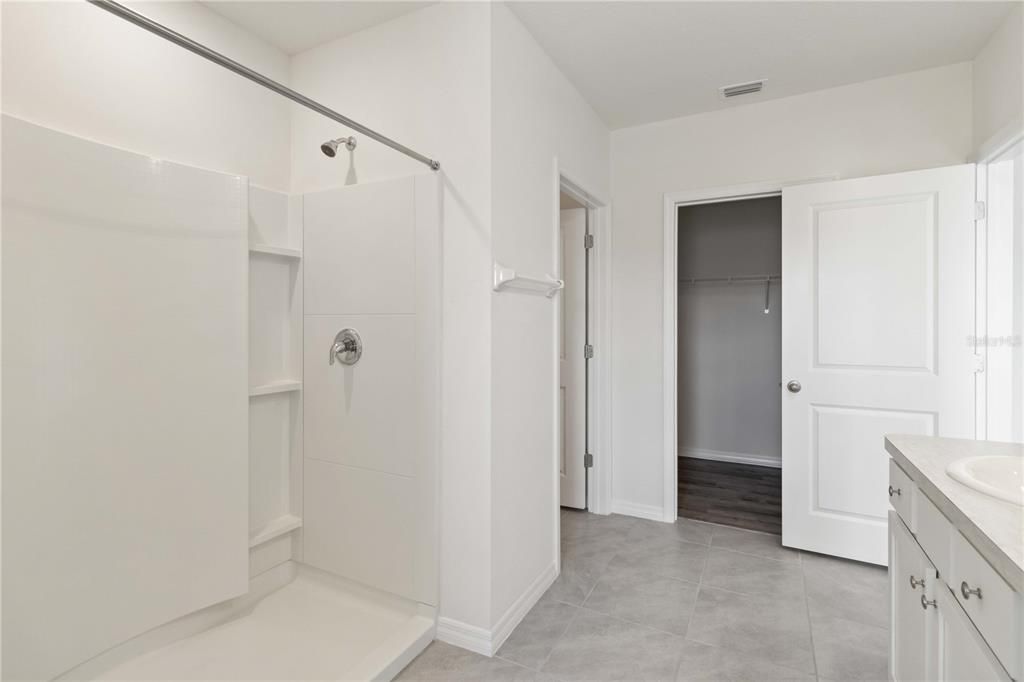 В аренду: $3,400 (5 спален, 3 ванн, 2674 Квадратных фут)