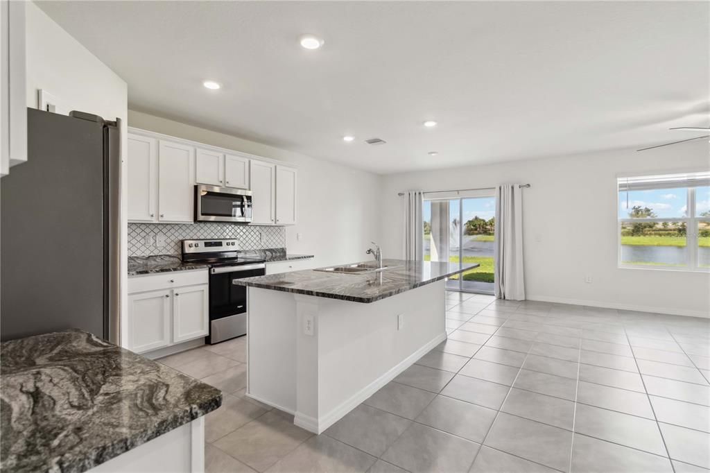 В аренду: $3,400 (5 спален, 3 ванн, 2674 Квадратных фут)