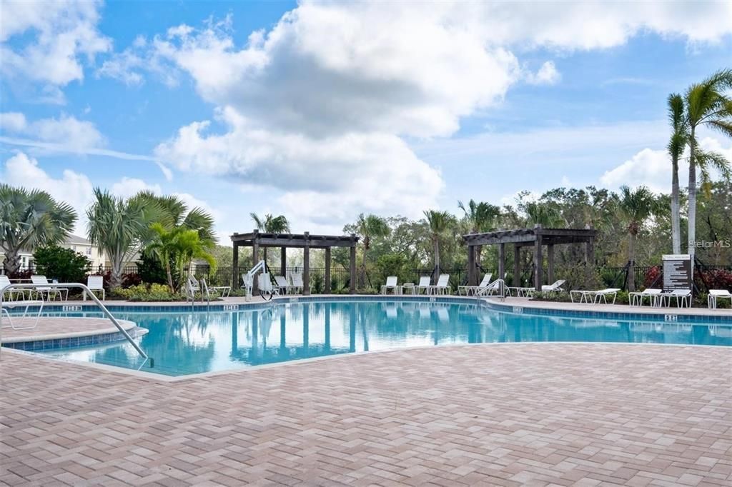 В аренду: $3,400 (5 спален, 3 ванн, 2674 Квадратных фут)