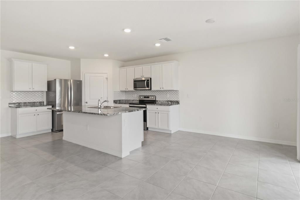 В аренду: $3,400 (5 спален, 3 ванн, 2674 Квадратных фут)