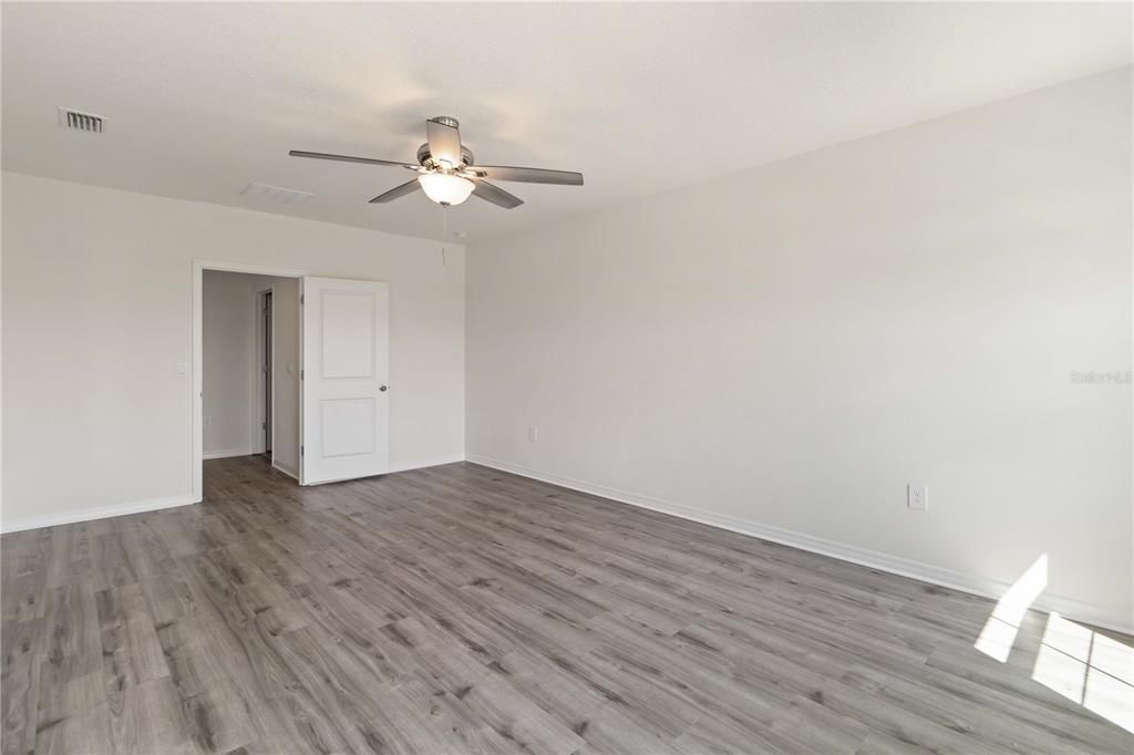 В аренду: $3,400 (5 спален, 3 ванн, 2674 Квадратных фут)