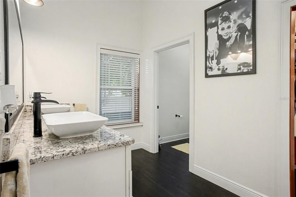 En Venta: $670,000 (3 camas, 2 baños, 2456 Pies cuadrados)