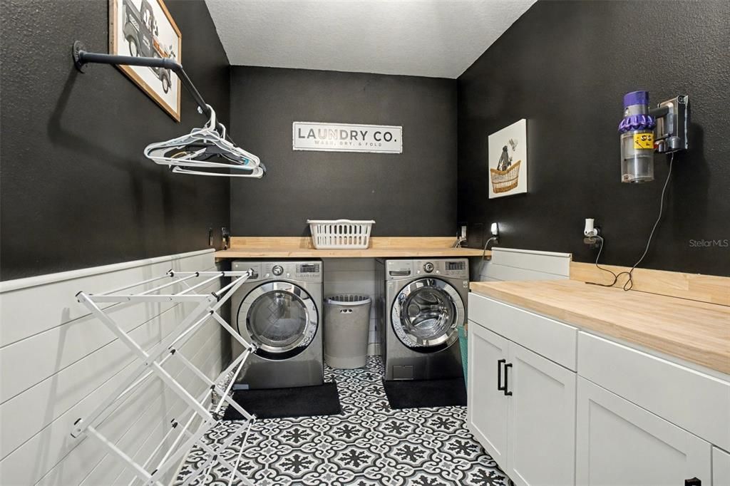 En Venta: $670,000 (3 camas, 2 baños, 2456 Pies cuadrados)