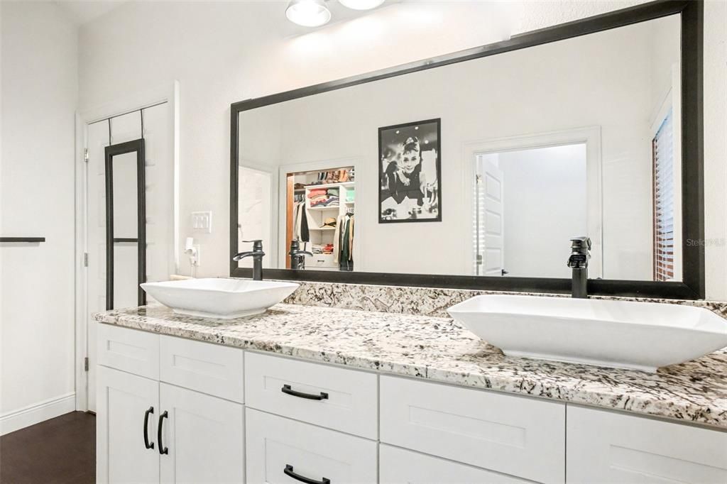 En Venta: $670,000 (3 camas, 2 baños, 2456 Pies cuadrados)