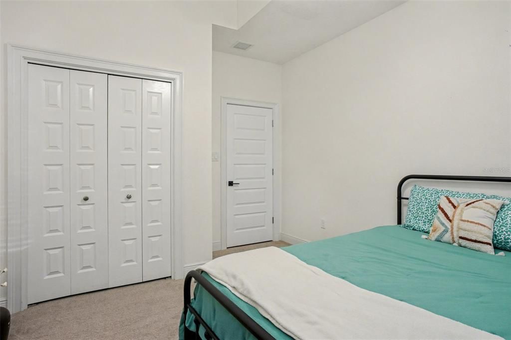 En Venta: $670,000 (3 camas, 2 baños, 2456 Pies cuadrados)