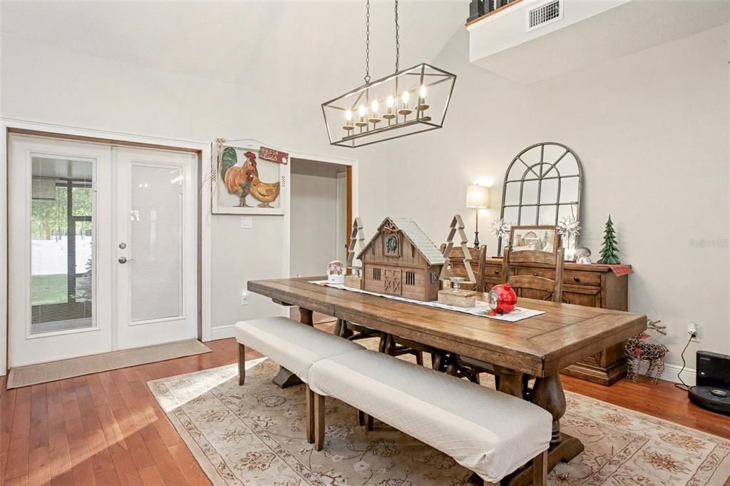 En Venta: $670,000 (3 camas, 2 baños, 2456 Pies cuadrados)