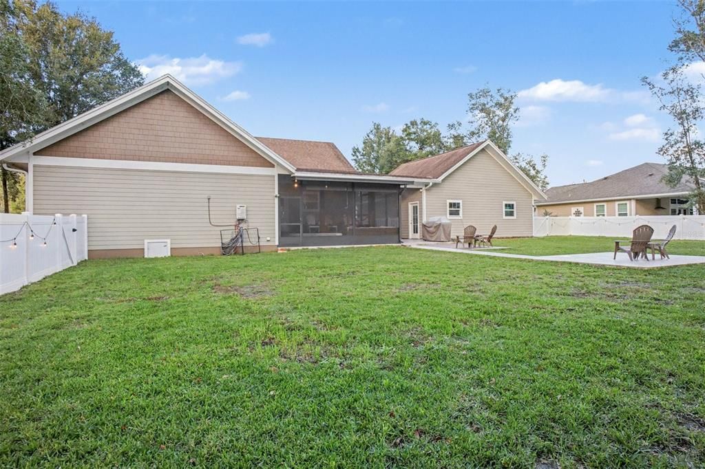 En Venta: $670,000 (3 camas, 2 baños, 2456 Pies cuadrados)