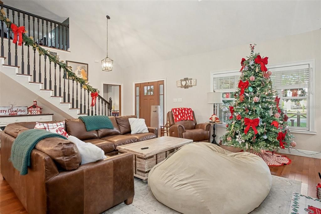 En Venta: $670,000 (3 camas, 2 baños, 2456 Pies cuadrados)