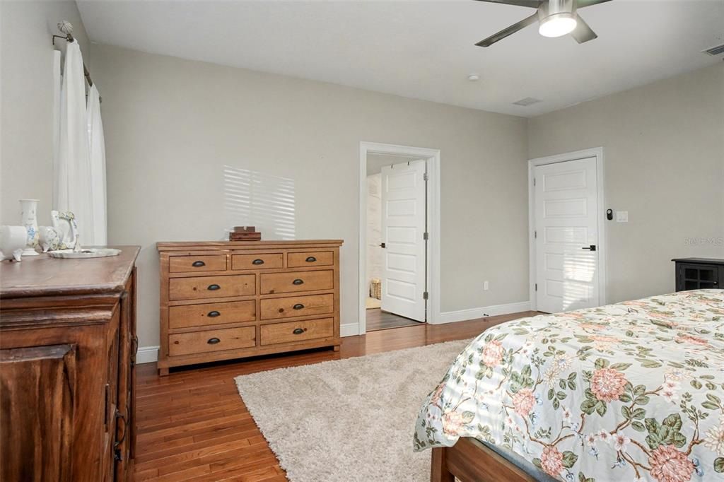 En Venta: $670,000 (3 camas, 2 baños, 2456 Pies cuadrados)