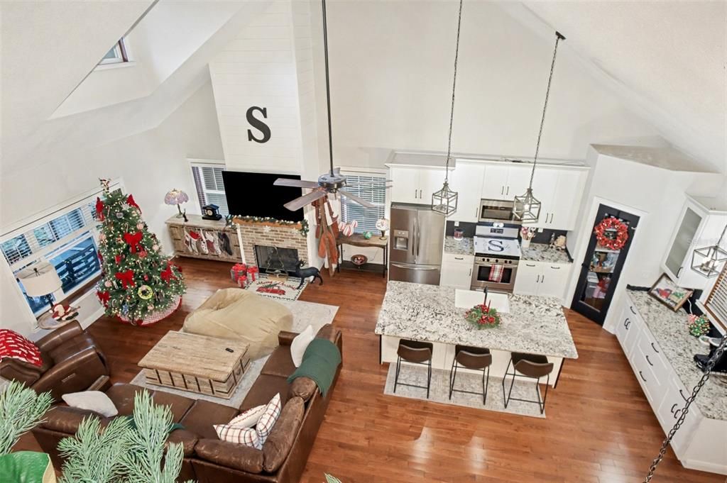 En Venta: $670,000 (3 camas, 2 baños, 2456 Pies cuadrados)