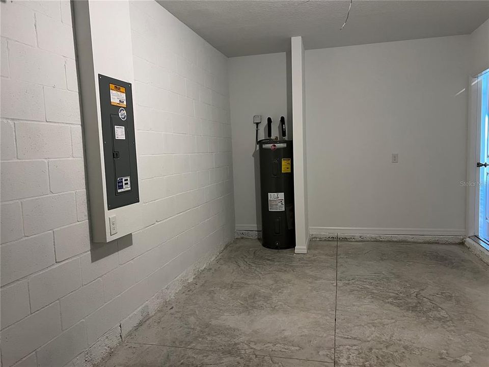 For Rent: $2,050 (3 beds, 2 baths, 1463 Square Feet)