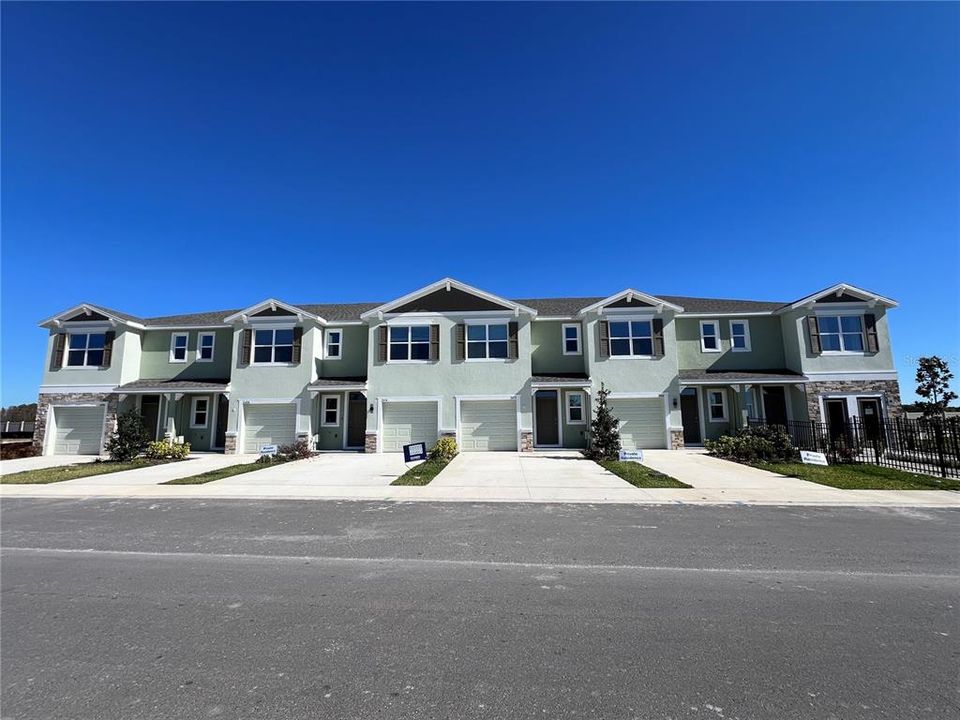 For Rent: $2,050 (3 beds, 2 baths, 1463 Square Feet)