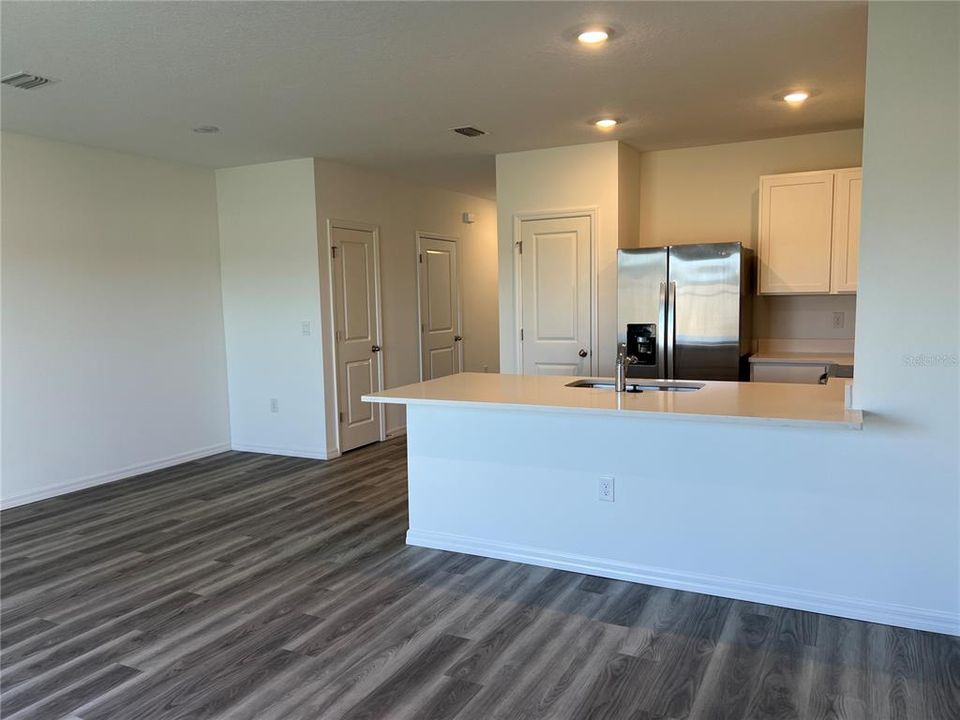 For Rent: $2,050 (3 beds, 2 baths, 1463 Square Feet)