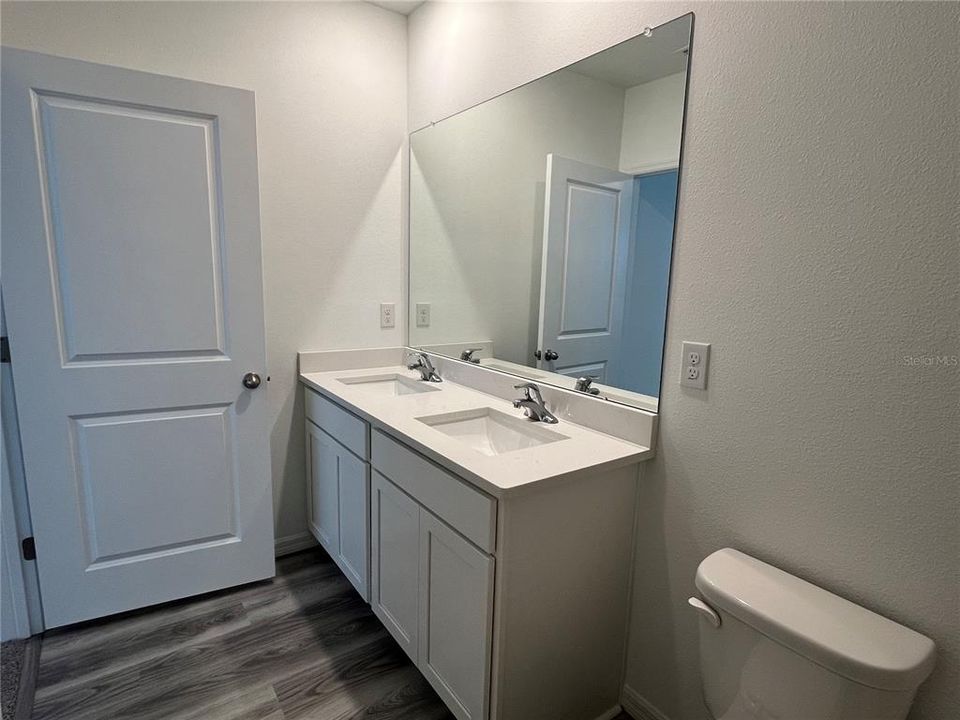 For Rent: $2,050 (3 beds, 2 baths, 1463 Square Feet)