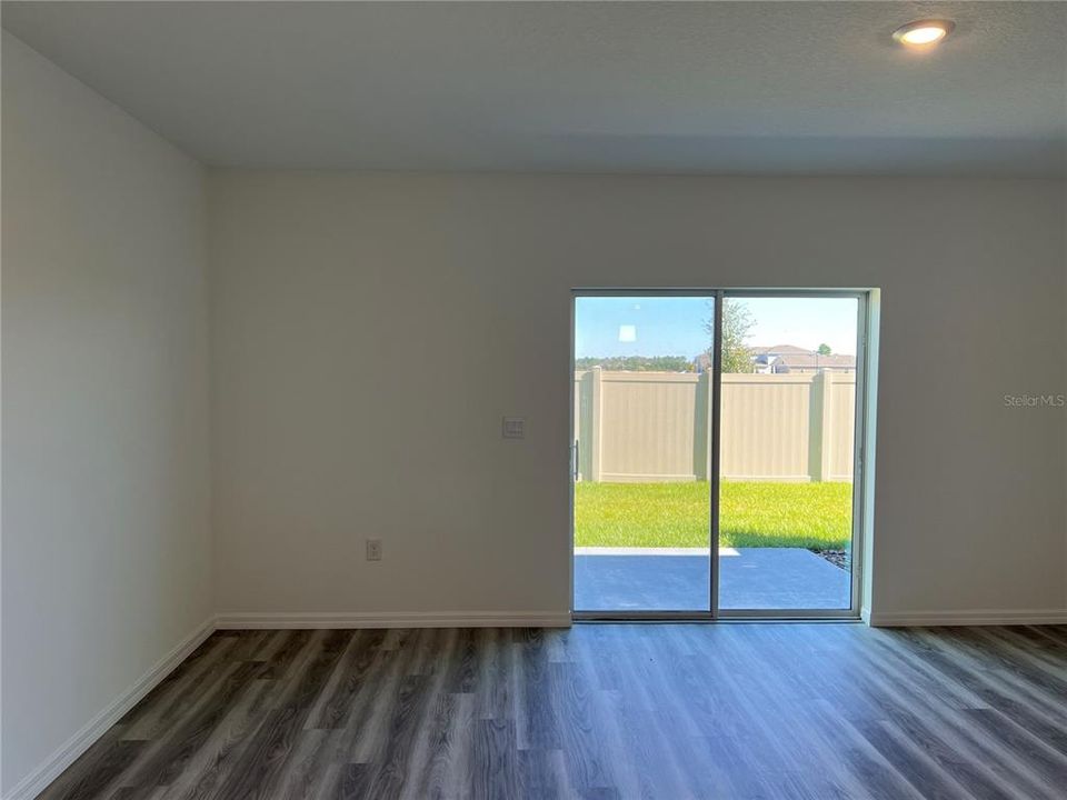 For Rent: $2,050 (3 beds, 2 baths, 1463 Square Feet)