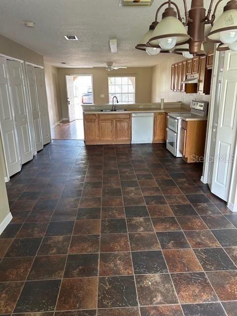 For Rent: $1,500 (3 beds, 2 baths, 1311 Square Feet)