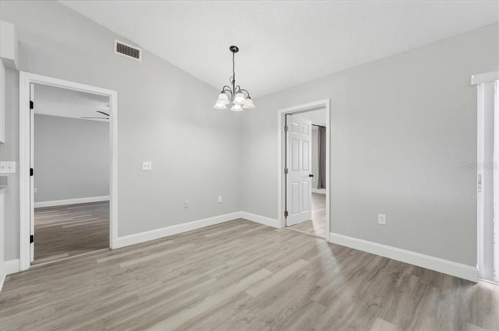 En Renta: $1,950 (4 camas, 2 baños, 1858 Pies cuadrados)