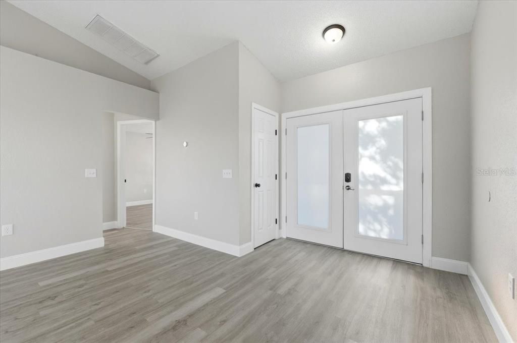 En Renta: $1,950 (4 camas, 2 baños, 1858 Pies cuadrados)