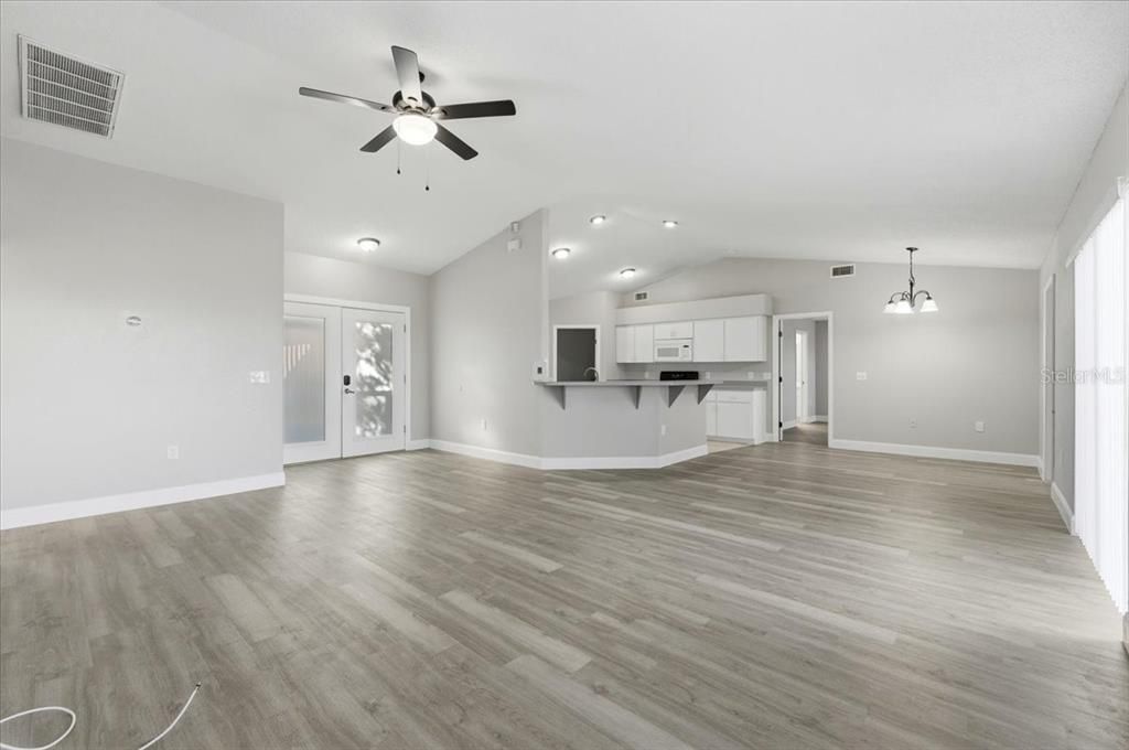 En Renta: $1,950 (4 camas, 2 baños, 1858 Pies cuadrados)