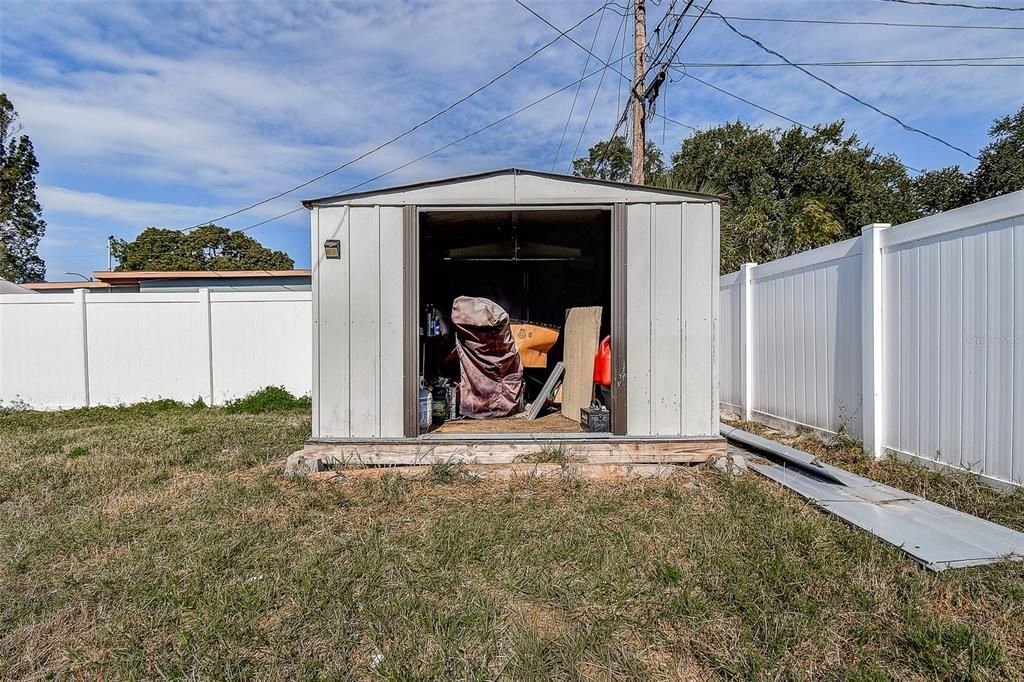 На продажу: $334,900 (3 спален, 1 ванн, 1139 Квадратных фут)