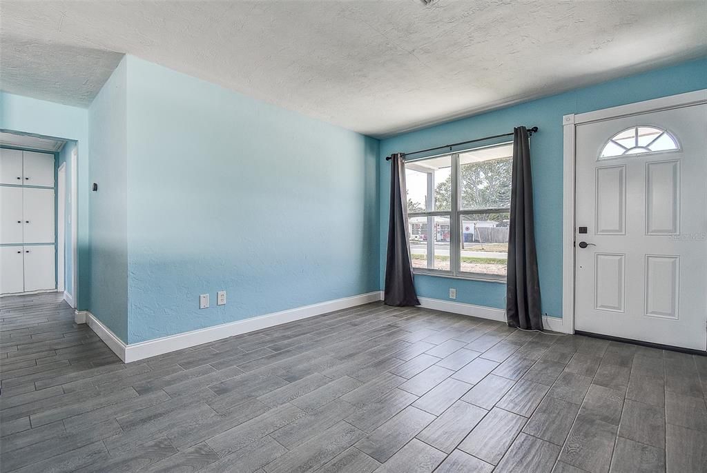 На продажу: $334,900 (3 спален, 1 ванн, 1139 Квадратных фут)