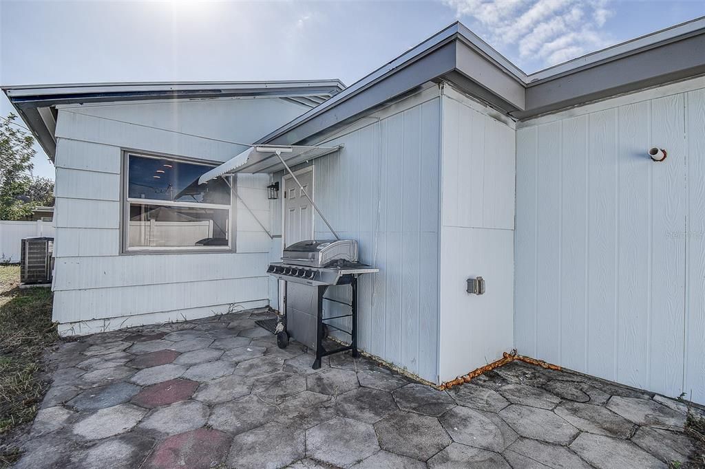 На продажу: $334,900 (3 спален, 1 ванн, 1139 Квадратных фут)