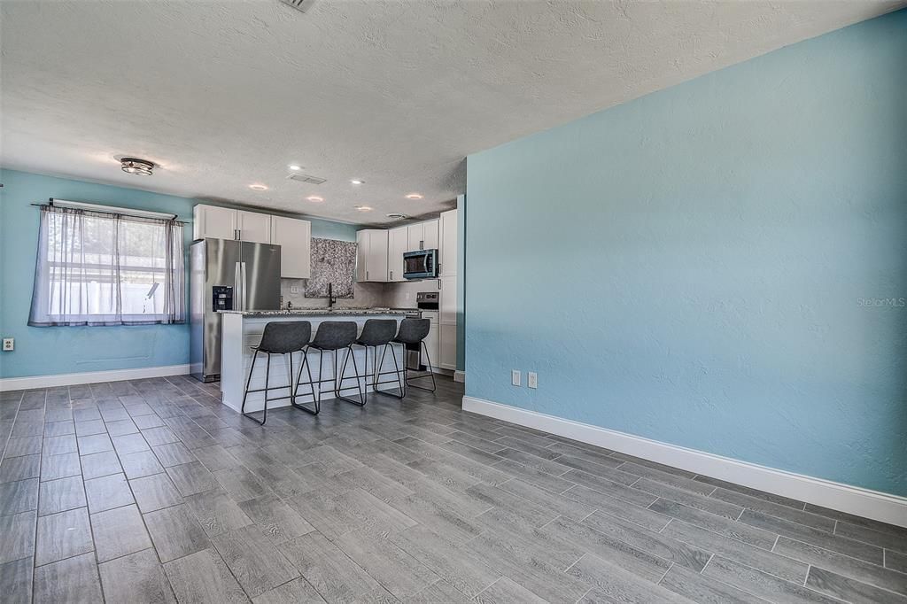 На продажу: $334,900 (3 спален, 1 ванн, 1139 Квадратных фут)