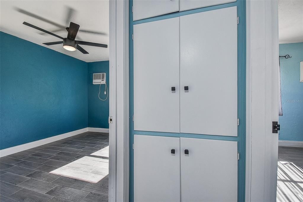 На продажу: $334,900 (3 спален, 1 ванн, 1139 Квадратных фут)