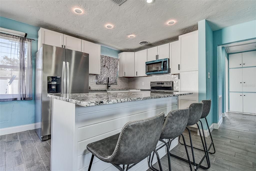 На продажу: $334,900 (3 спален, 1 ванн, 1139 Квадратных фут)