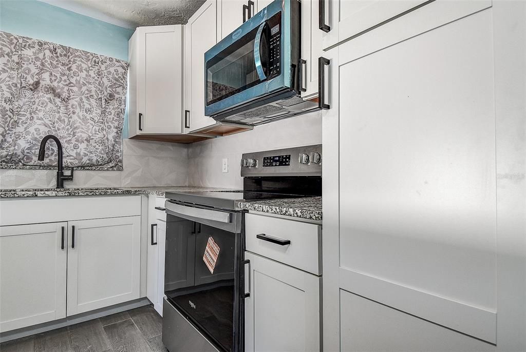 На продажу: $334,900 (3 спален, 1 ванн, 1139 Квадратных фут)