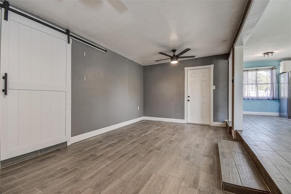 На продажу: $334,900 (3 спален, 1 ванн, 1139 Квадратных фут)