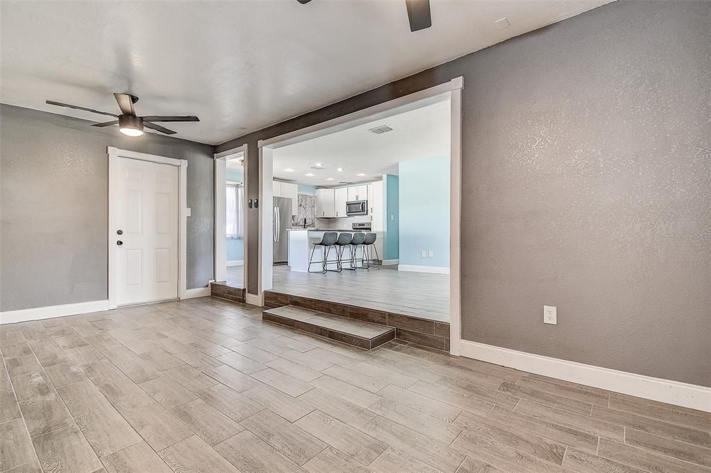 На продажу: $334,900 (3 спален, 1 ванн, 1139 Квадратных фут)