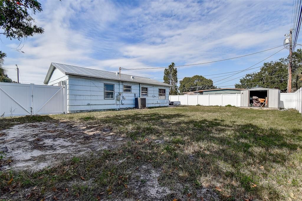 На продажу: $334,900 (3 спален, 1 ванн, 1139 Квадратных фут)