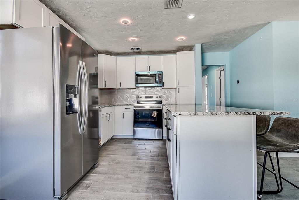 На продажу: $334,900 (3 спален, 1 ванн, 1139 Квадратных фут)