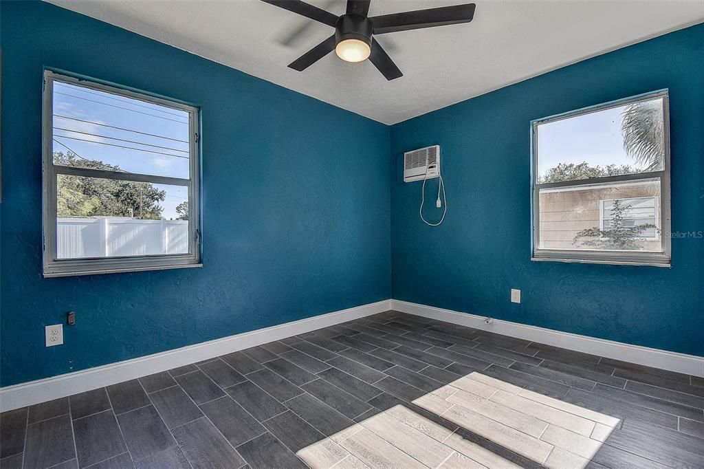 На продажу: $334,900 (3 спален, 1 ванн, 1139 Квадратных фут)