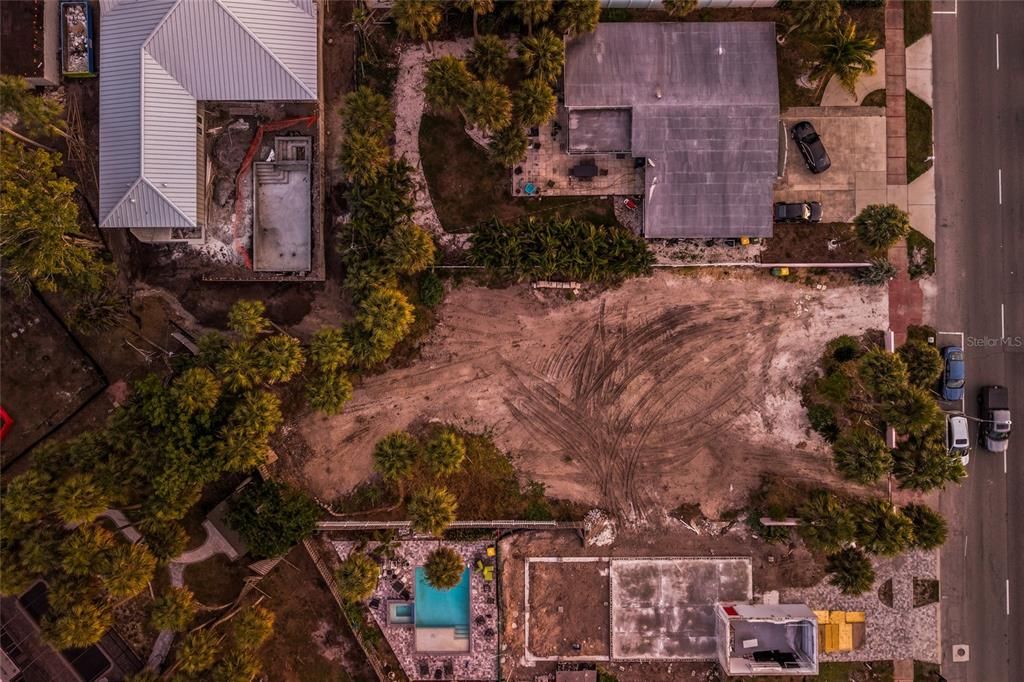 待售: $1,700,000 (0.30 acres)