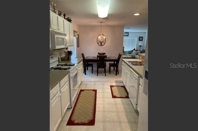 For Rent: $1,800 (2 beds, 2 baths, 1441 Square Feet)