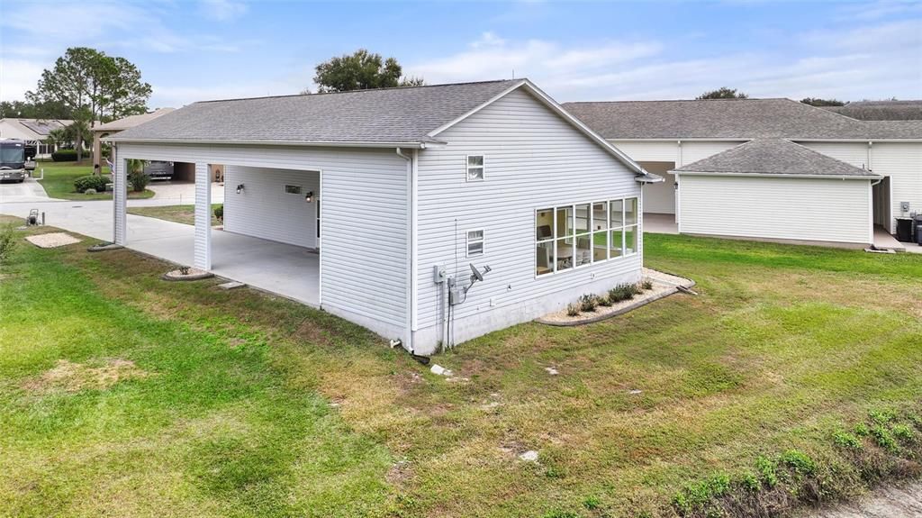 For Sale: $310,000 (1 beds, 1 baths, 1211 Square Feet)