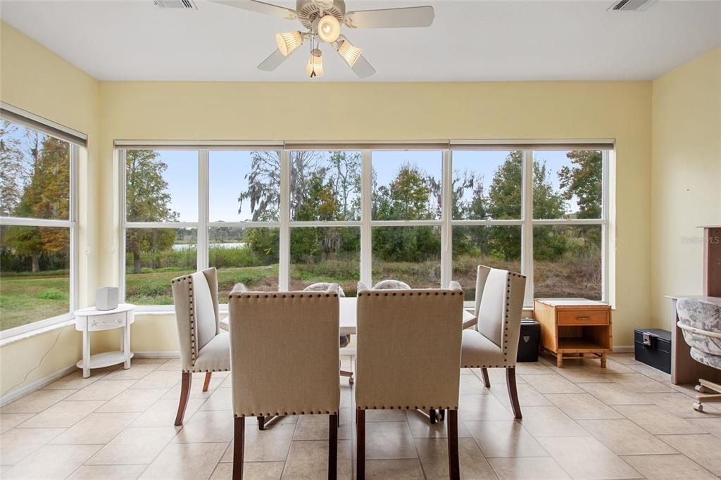 For Sale: $310,000 (1 beds, 1 baths, 1211 Square Feet)