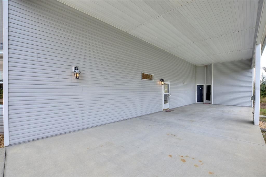 For Sale: $310,000 (1 beds, 1 baths, 1211 Square Feet)