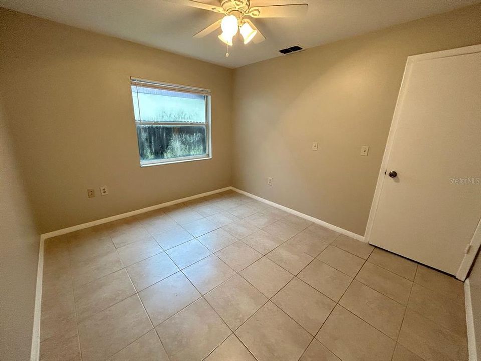 В аренду: $2,098 (4 спален, 2 ванн, 1263 Квадратных фут)